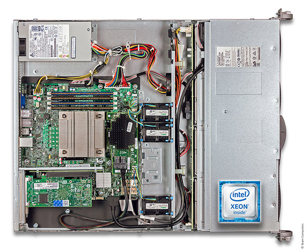 Intel R1304SPO 1U rack szerver