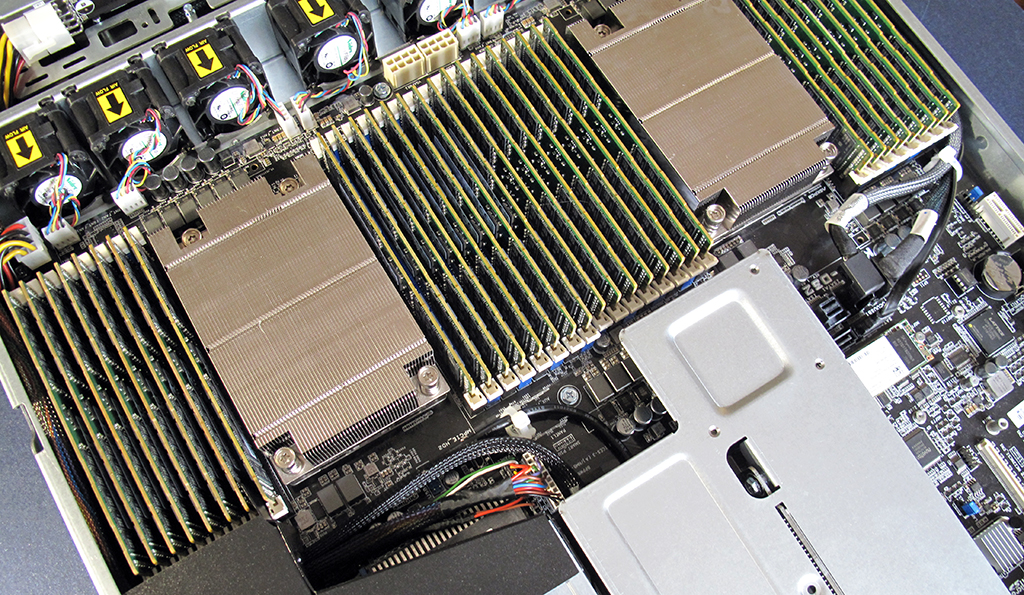 ASUS RS700A-E9-RS4, AMD Epyc 1U rack szerver