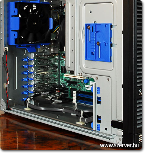 Intel RC1n torony szerver 7